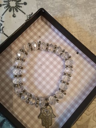 Dos pulseras 