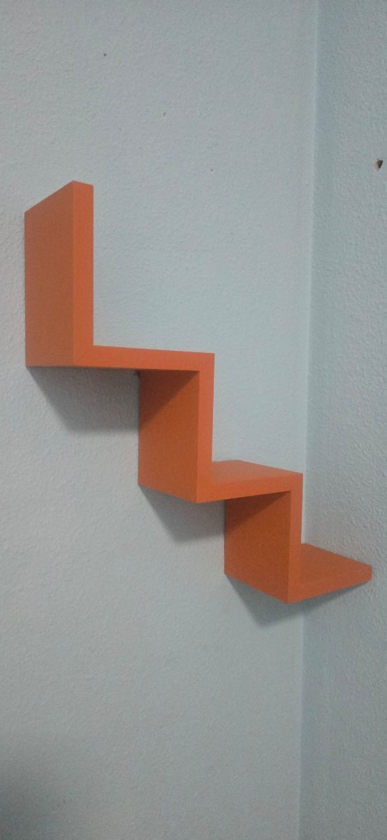 Estanteria zig zag como nueva