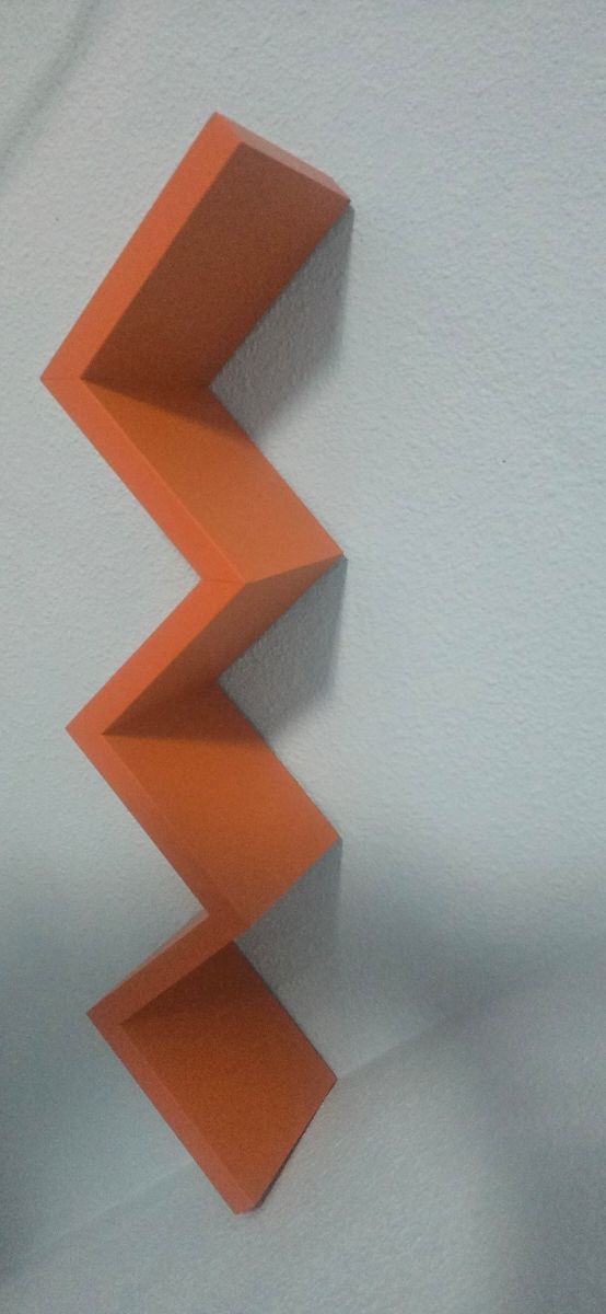 Estanteria zig zag como nueva