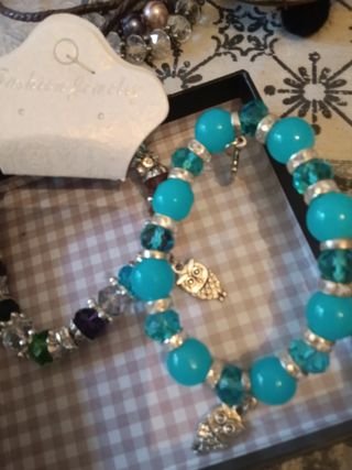 Dos pulseras 
