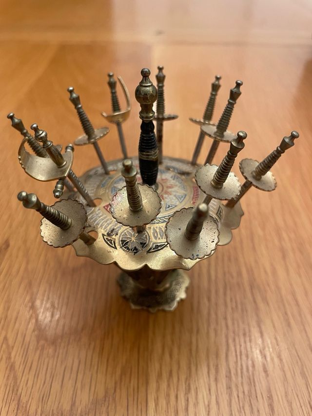 Juego de espadas para aperitivo