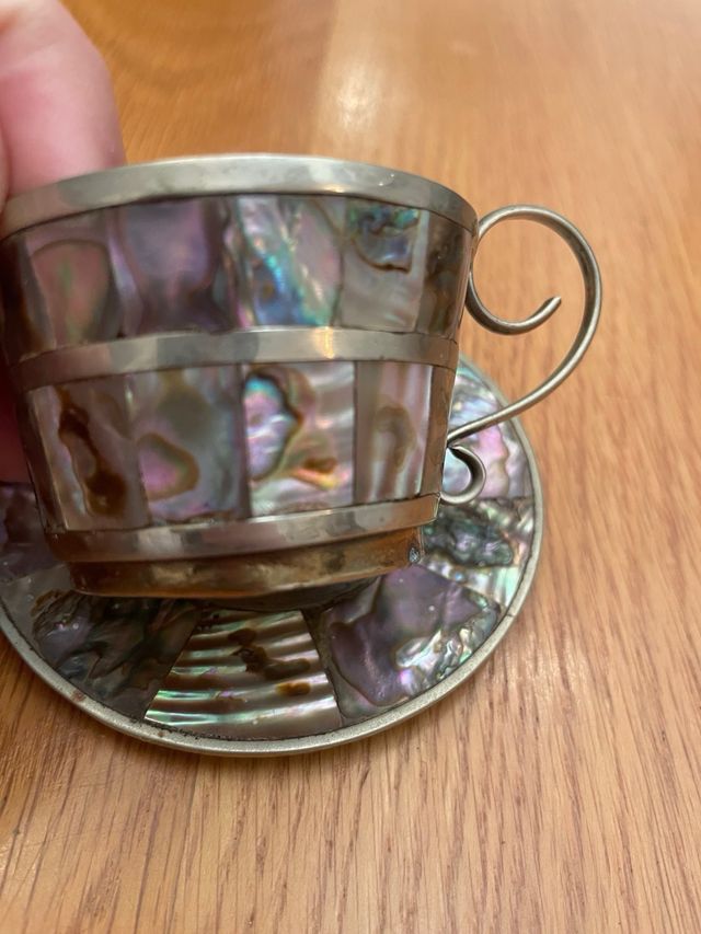 Taza y plato nacar y alpaca