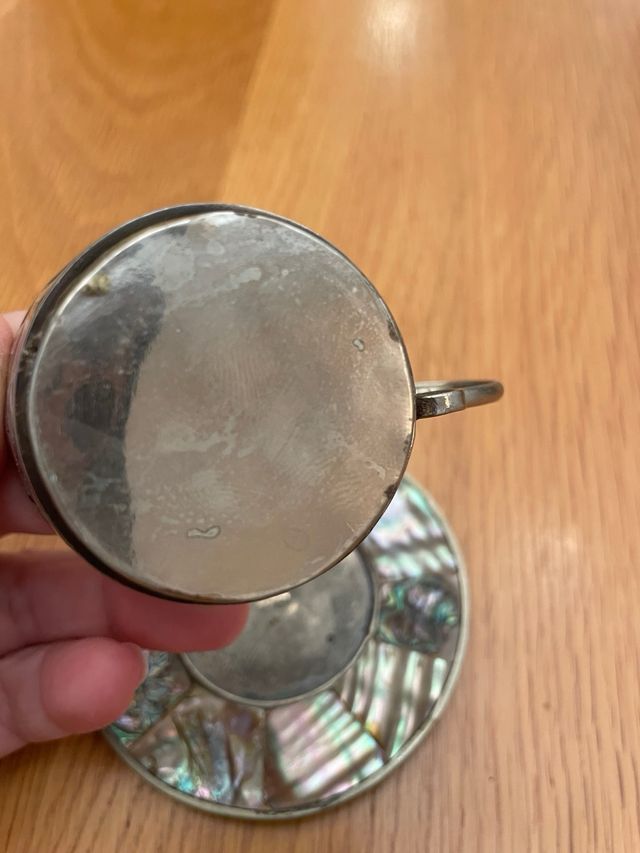 Taza y plato nacar y alpaca