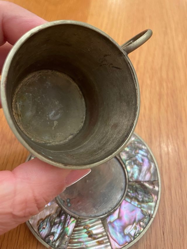 Taza y plato nacar y alpaca