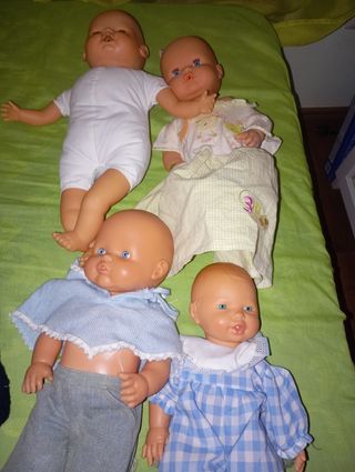 Muñecos bebes