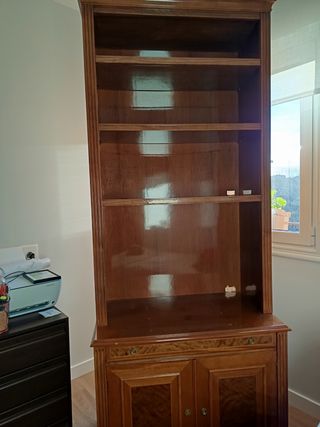 Mueble estantería de madera noble
