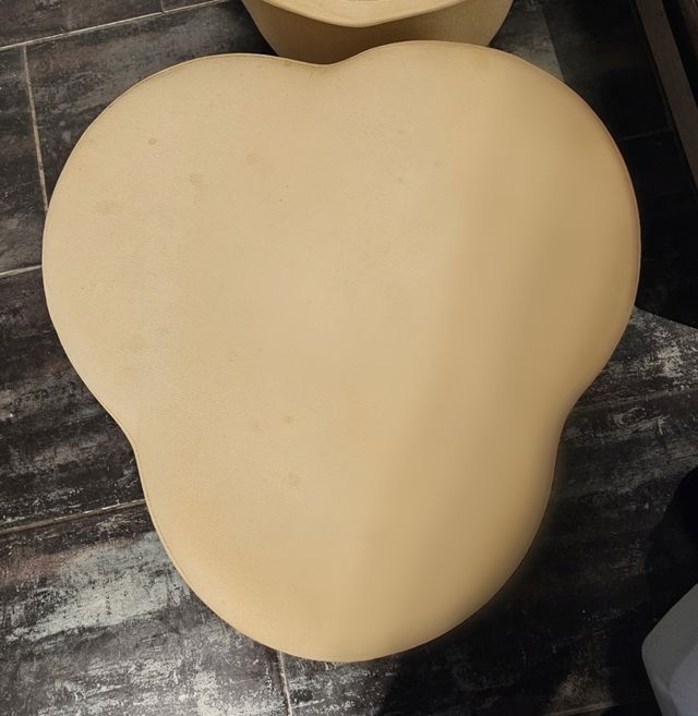 Taburetes o reposapiés