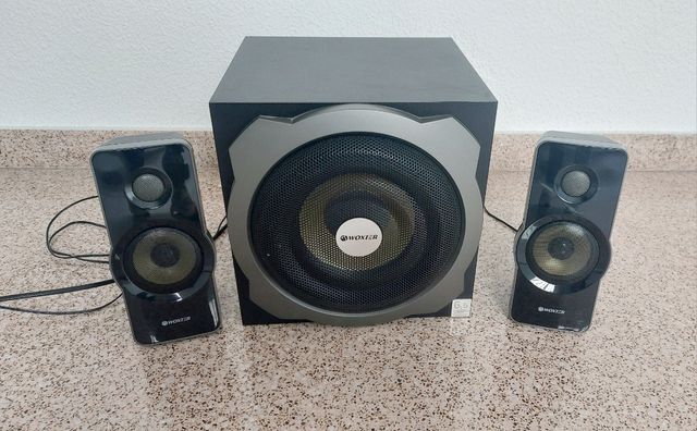 Altavoces Woxter