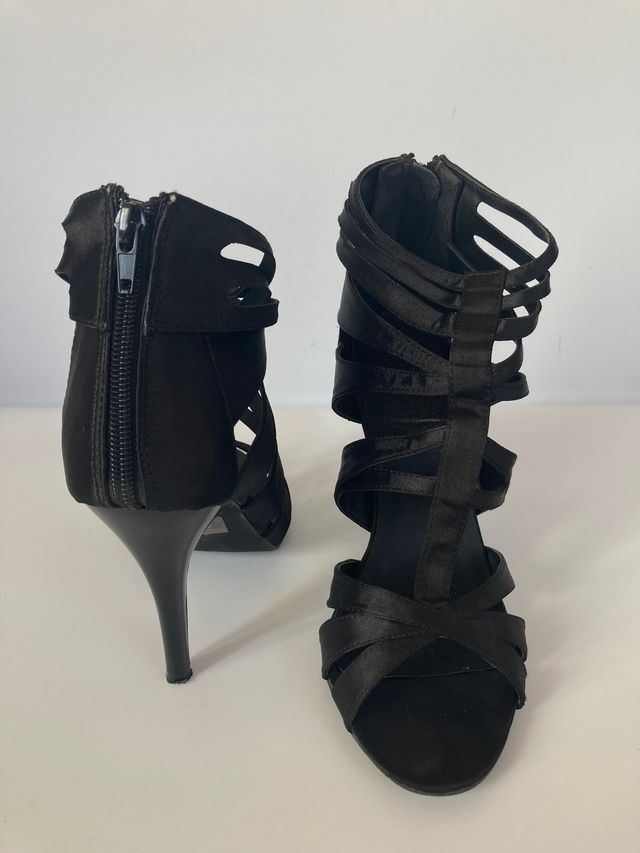 💫 SANDALIAS NEGRAS DE TACÓN ABOTINADAS 💫TALLA 40