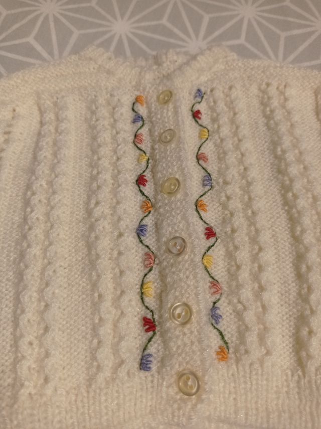 Chaquetita/ mañanita bebe hecha a mano