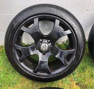 Llantas con ruedas de 19 son BMW valen tambien VW