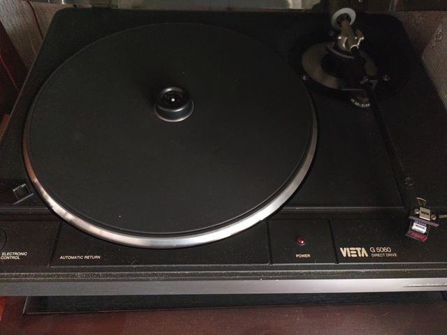 Tocadiscos y Amplificador Vieta