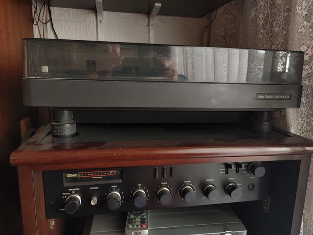 Tocadiscos y Amplificador Vieta