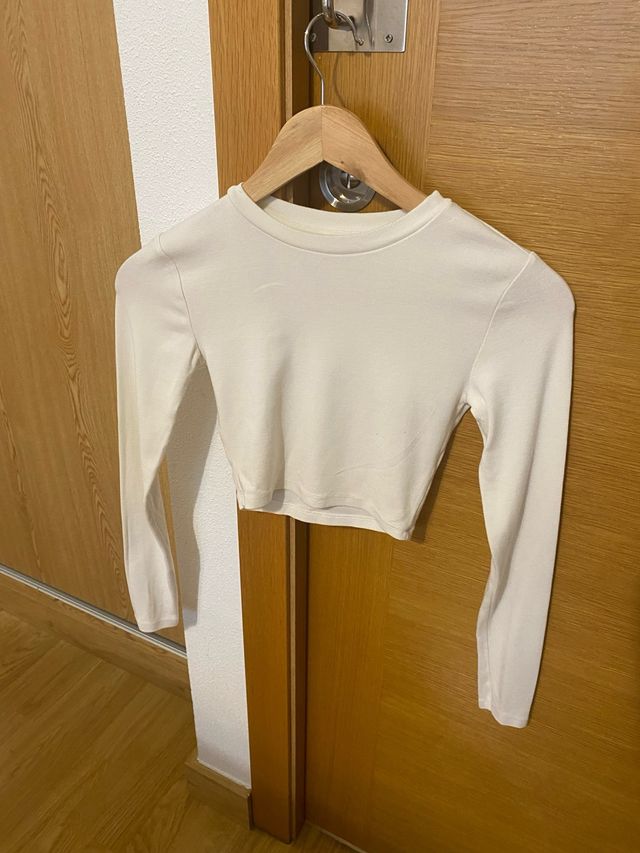 Lote dos top crop chica Zara