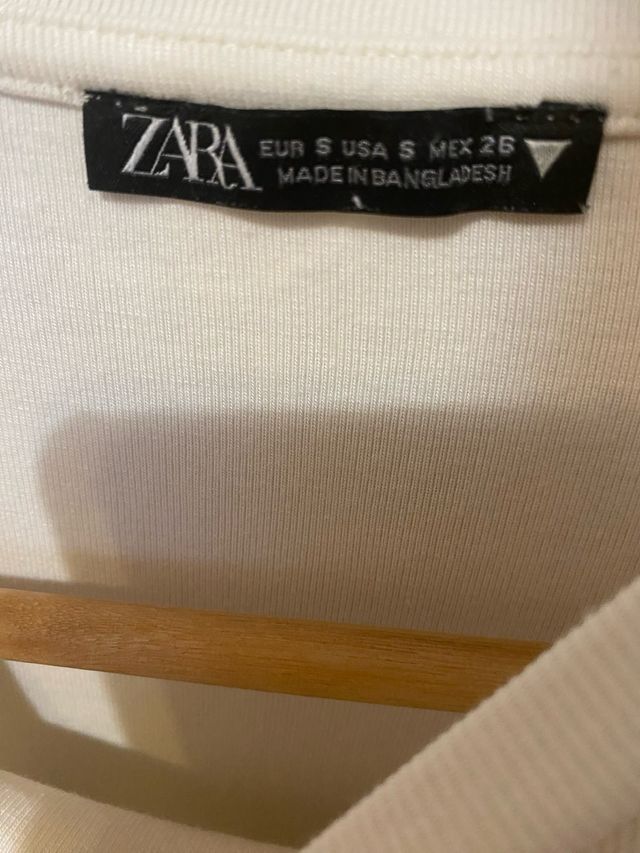 Lote dos top crop chica Zara