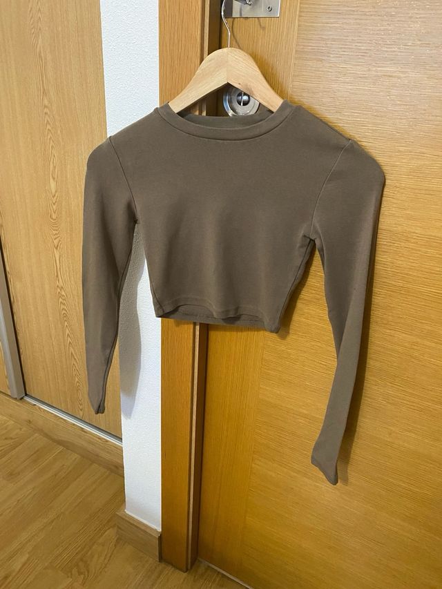 Lote dos top crop chica Zara