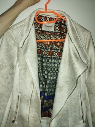 Chaqueta blanca mujer marca Desigual