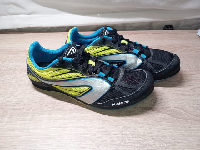 zapatillas clavos atletismo