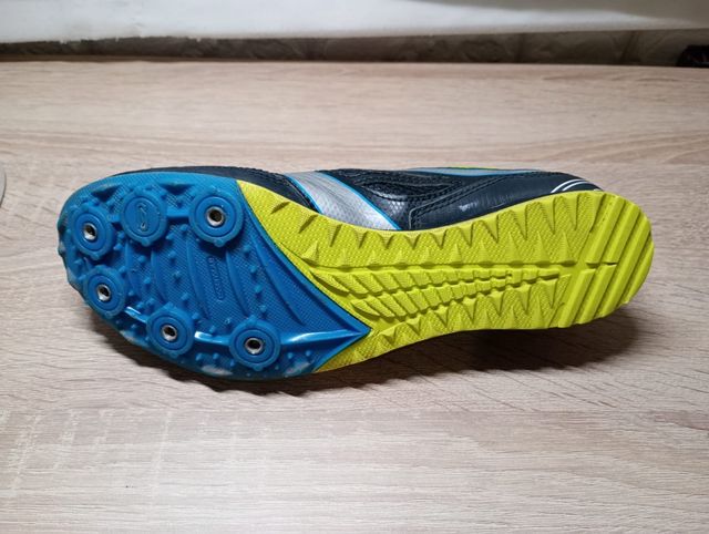 zapatillas clavos atletismo