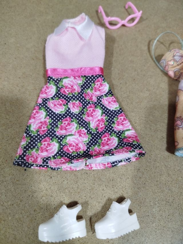 Vestiti e scarpe Barbie