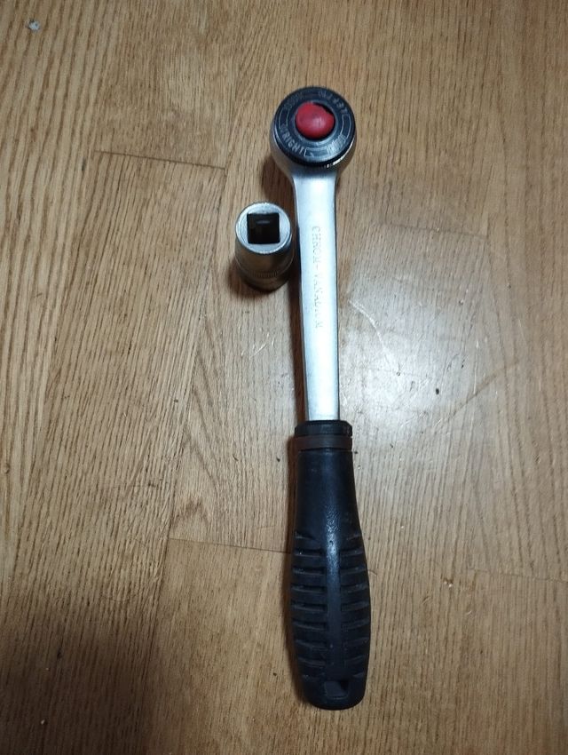 Carraca 1/2 con un vaso de 19