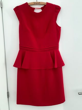 Vestido invitada rojo corto cereza
