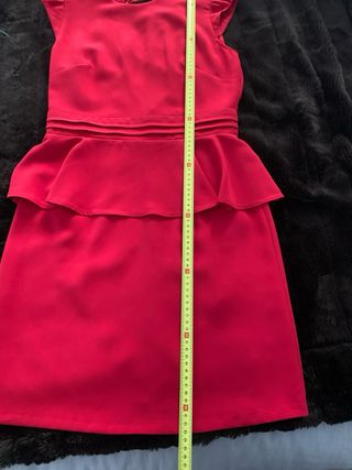 Vestido invitada rojo corto cereza