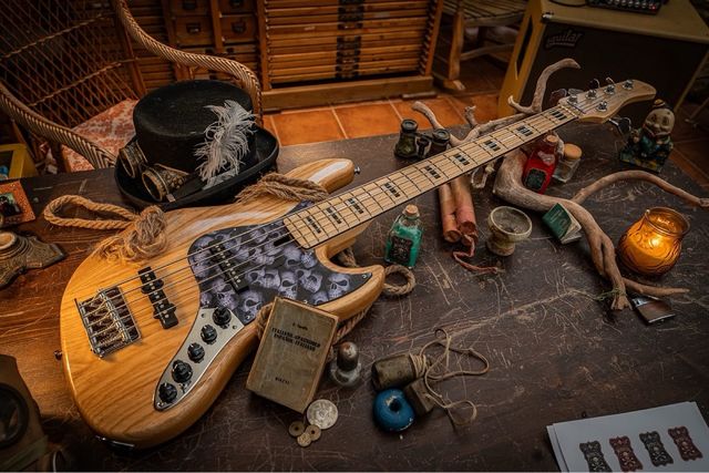 Skull Pickguar fender jazz bass marcus miller