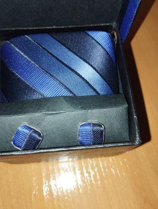 Corbata y gemelos