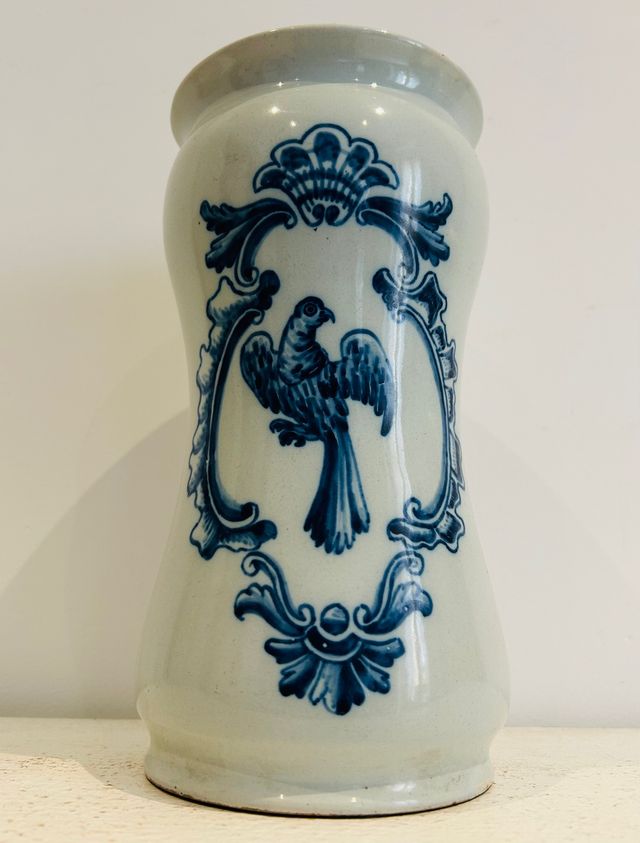 Pareja de Albarelos Antiguos. Portugal. S XVIII