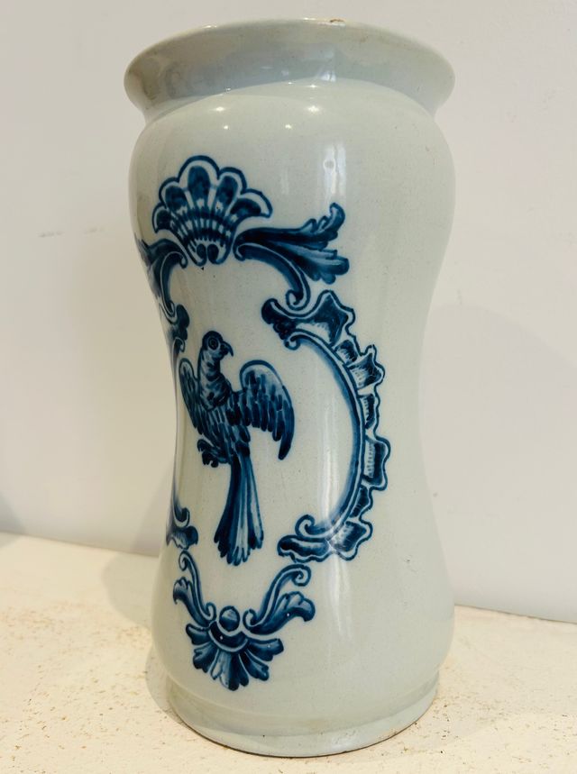 Pareja de Albarelos Antiguos. Portugal. S XVIII