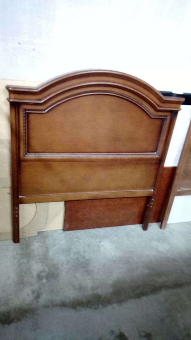 Cabecero de madera