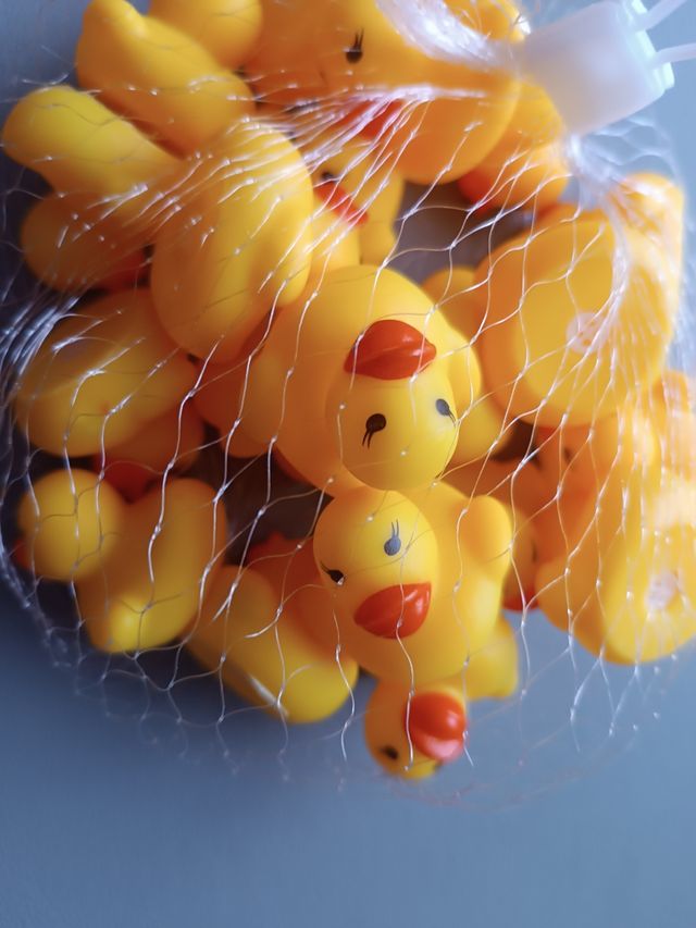 PATITOS DE PLÁSTICO PARA JUEGOS DE AGUA