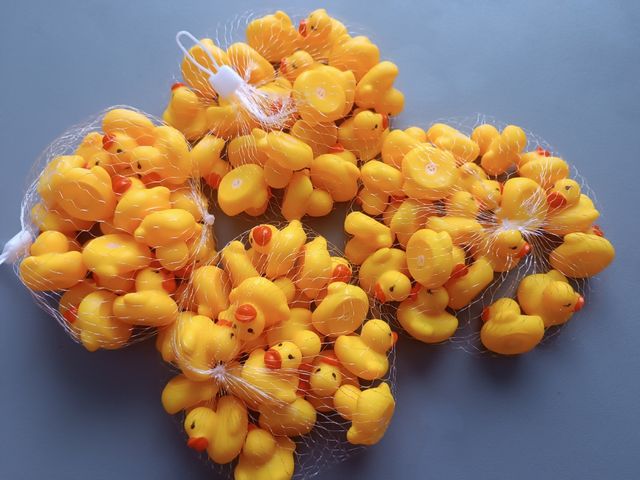 PATITOS DE PLÁSTICO PARA JUEGOS DE AGUA
