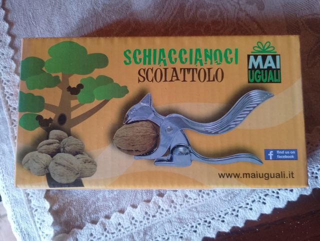 Schiaggianoci a forma di scoiattolo