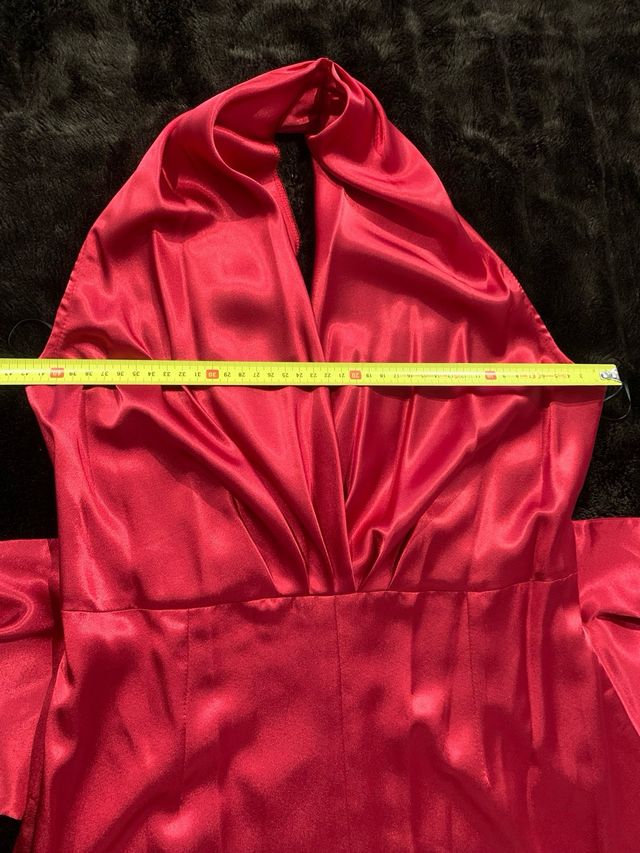 Vestido invitada rojo oscuro raso