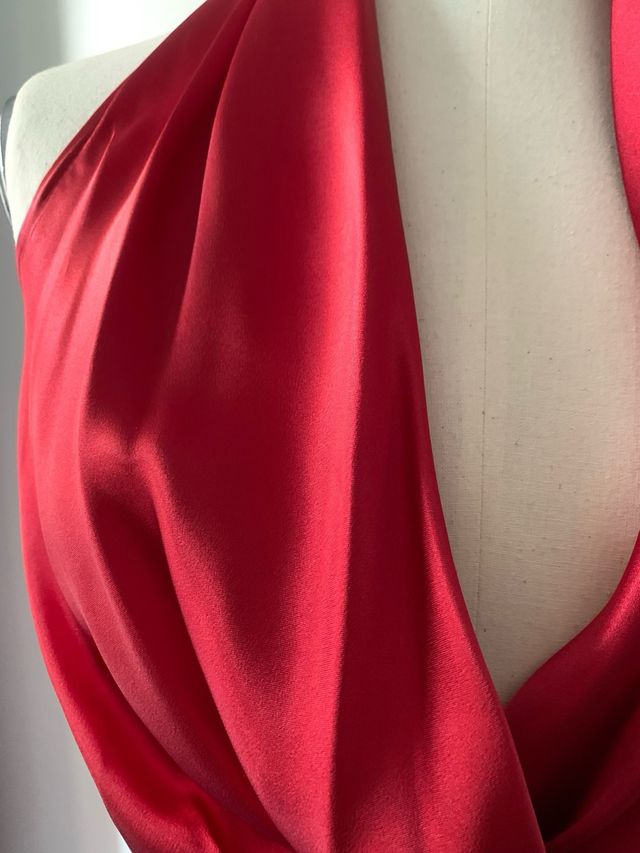 Vestido invitada rojo oscuro raso