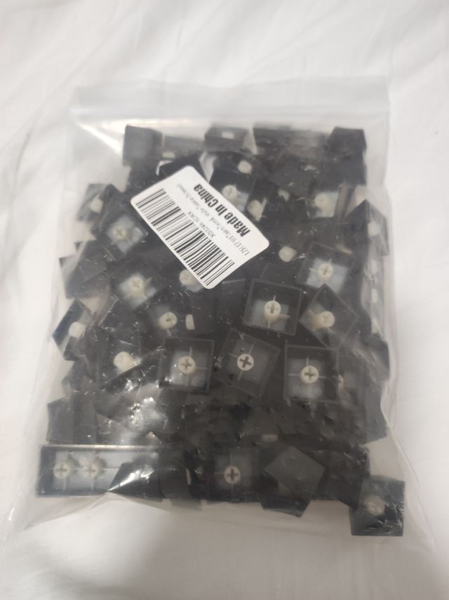 Parti della tastiera meccanica a 113 tasti