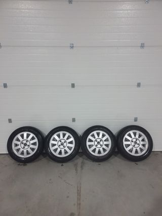 Llantas más neumáticos nuevos