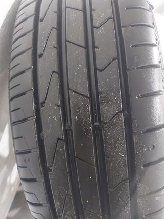 Llantas más neumáticos nuevos