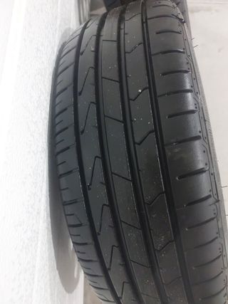 Llantas más neumáticos nuevos