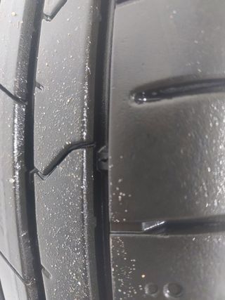 Llantas más neumáticos nuevos