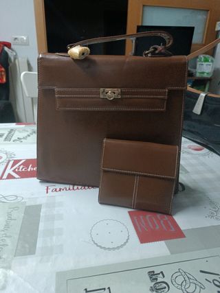 Bolso de mano con monedero