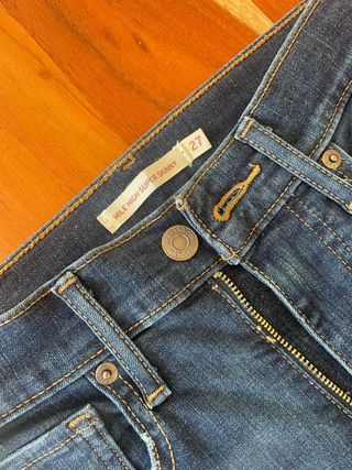 Vendo pantalones Levis W27 L32 