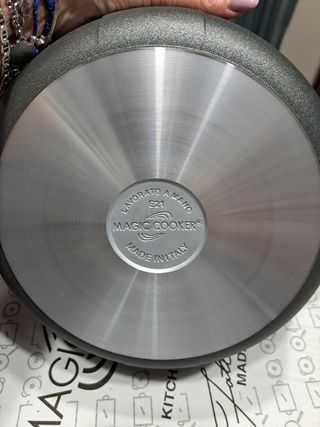 Padella antiaderente.Magic Cooker
