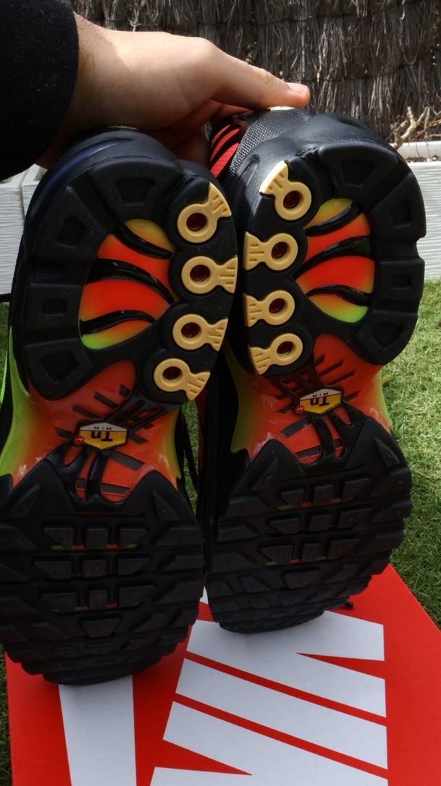 NIKE AIR MAX PLUS TN 41