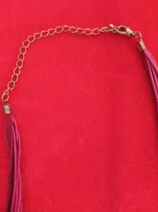 Conjunto de pendientes y colgante.