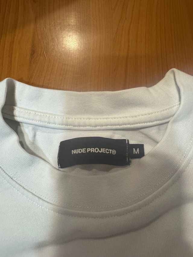 CAMISETA NUDE PROJECT