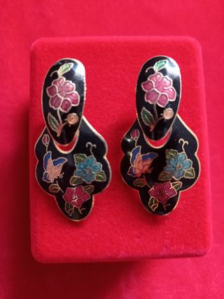 Pendientes japoneses.