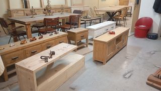Muebles y mesas a medida
